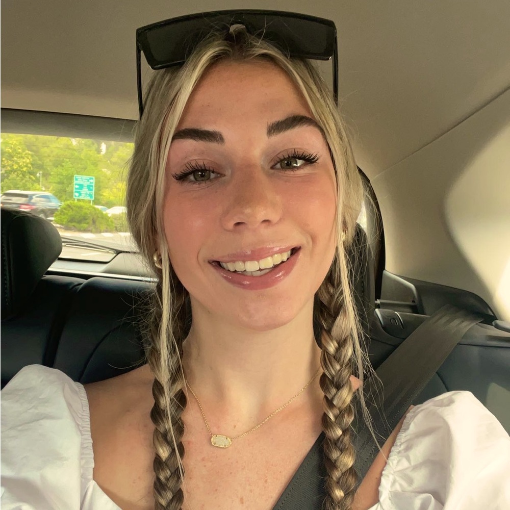 Meet your Posher, Abby